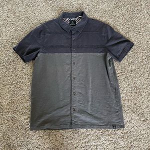 New condition mens prana shirt